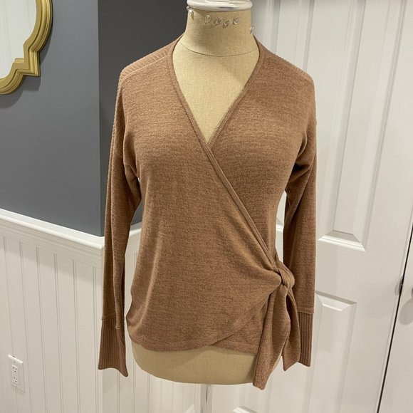 Sz: XS Abercrombie Soft & Cozy Faux Wrap Sweater - Picture 8 of 8